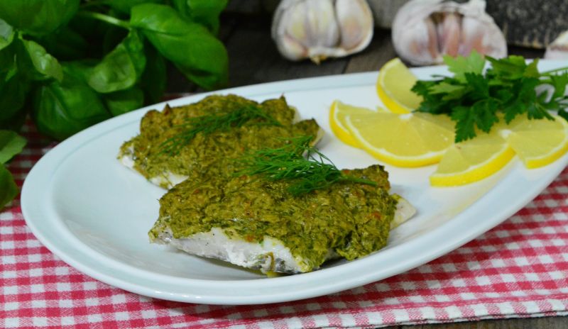 Filet z dorsza otulony ziołowo - miętową pierzynką Filet z dorsza otulony ziołowo - miętową pierzynką