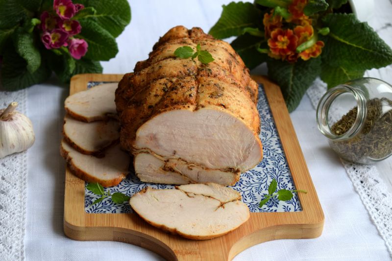 Filet z indyka pieczony w naczyniu żaroodpornym