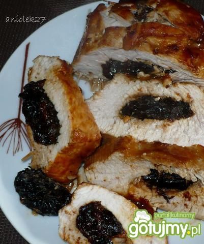 Filet z indyka pieczony ze śliwkami