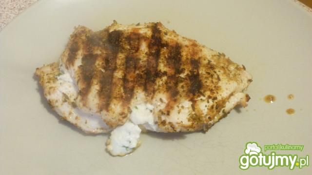 Filet z kurczaka faszerowany ricottą Filet z kurczaka faszerowany ricottą