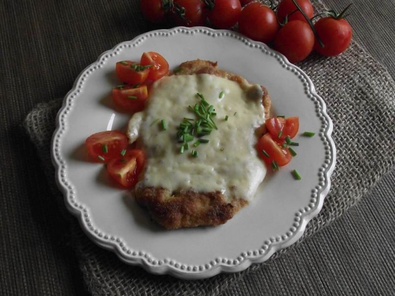 Filet z kurczaka pod serową kołderką 