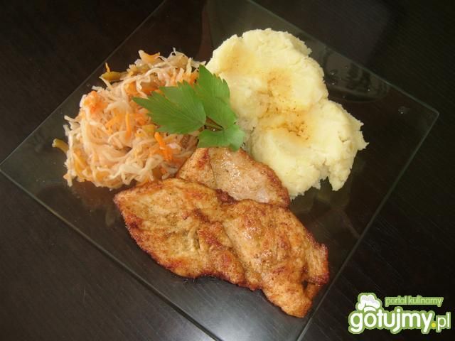 Filet z kurczaka + sałatka z kapusty