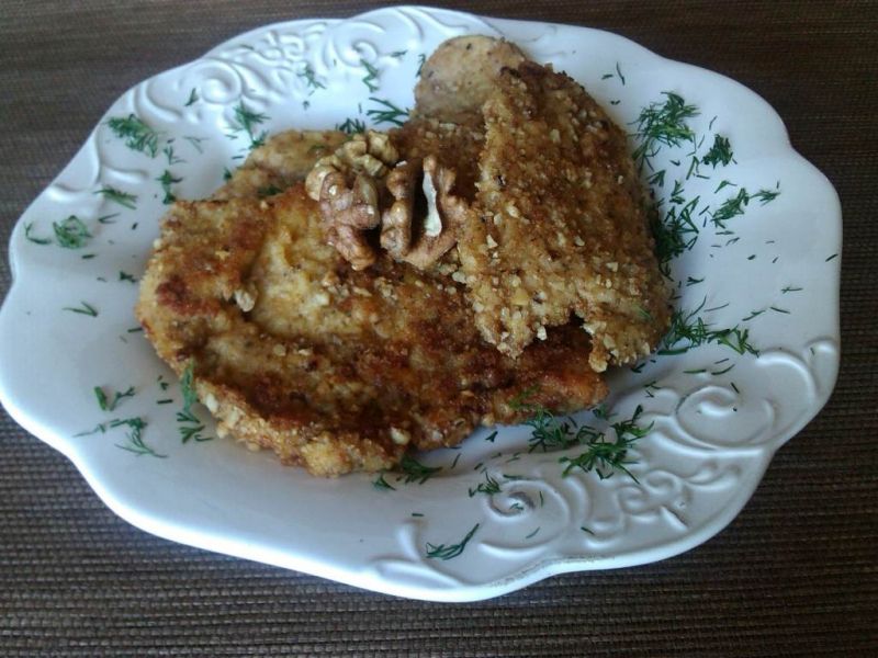 Filet z kurczaka w orzechowej panierce