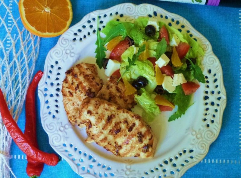 Filet z kurczaka w słodko-pikantnej marynacie