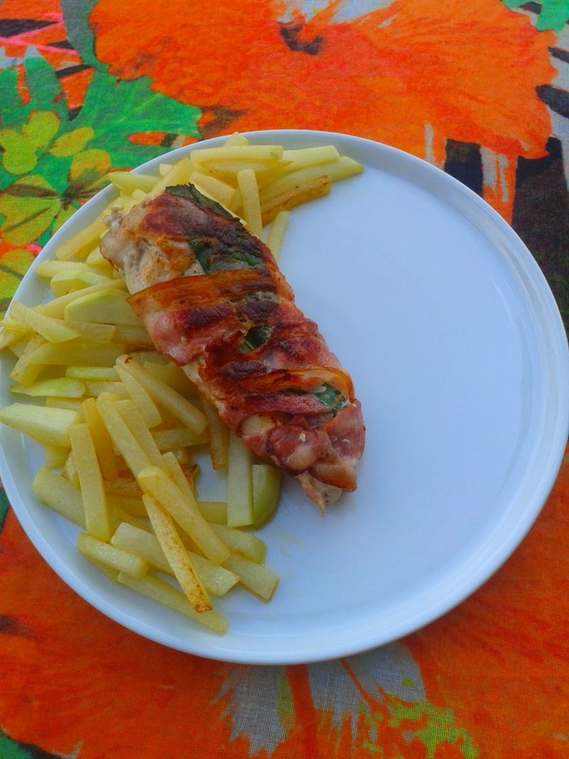  Filet z kurczaka z "frytkami" z  kalarepy