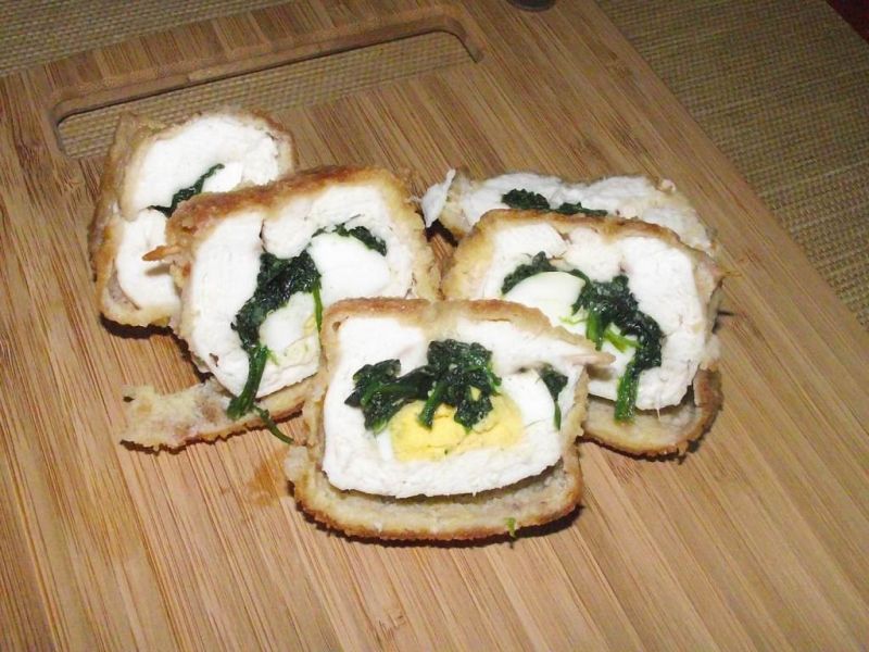 Filet z kurczaka z jajkiem i szpinakiem 