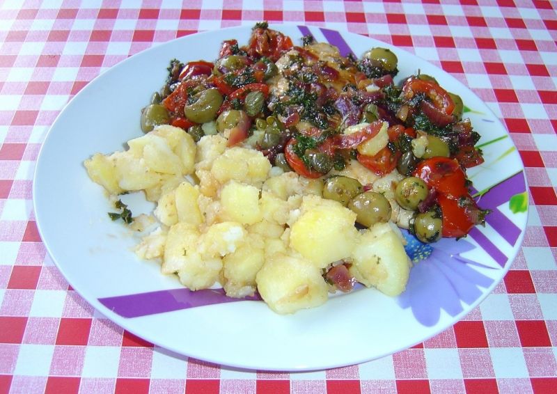 Filet z kurczaka z kaparami i oliwkami