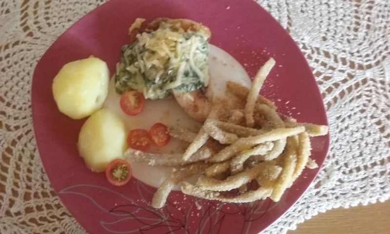 Filet z kurczaka z sosem szpinakowo-czosnkowym