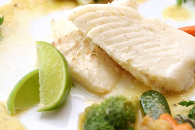 Filet z ryby w sosie z imbiru, limonki.. Filet z ryby w sosie z imbiru, limonki..
