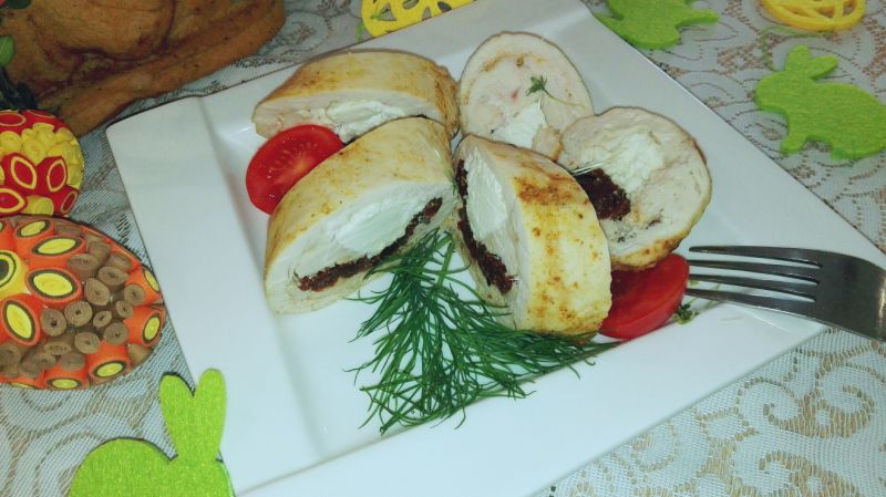 Filet z suszonymi pomidorami i serem feta Filet z suszonymi pomidorami i serem feta