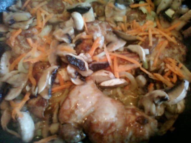 Filet z udek kurczaka z cebulką