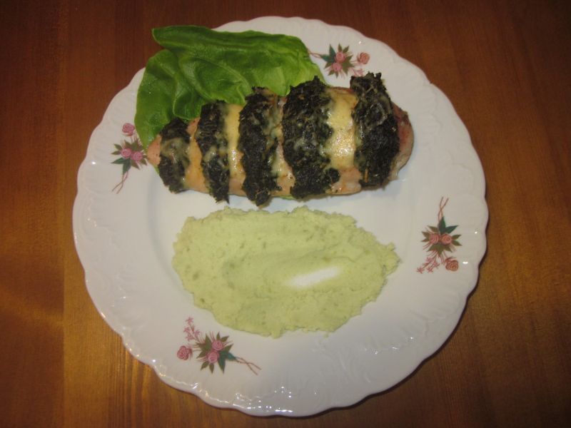 Filet ze szpinakiem i puree z ziemniaków i awokado Filet ze szpinakiem i puree z ziemniaków i awokado