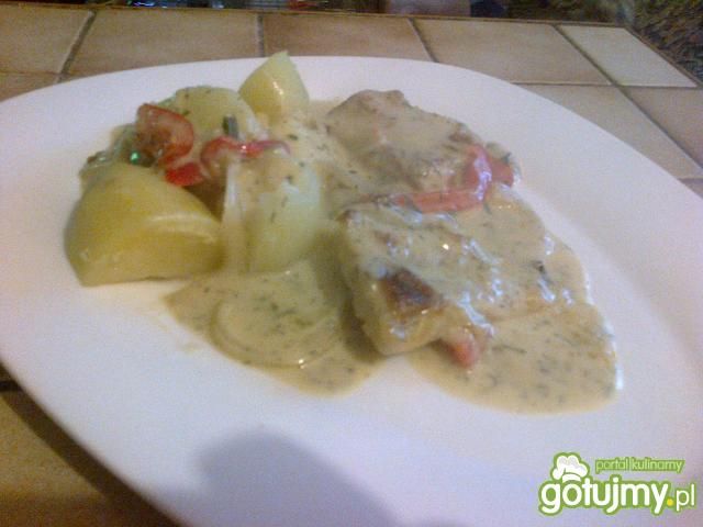 filety rybne na warzywach pod śmietanką* filety rybne na warzywach pod śmietanką*
