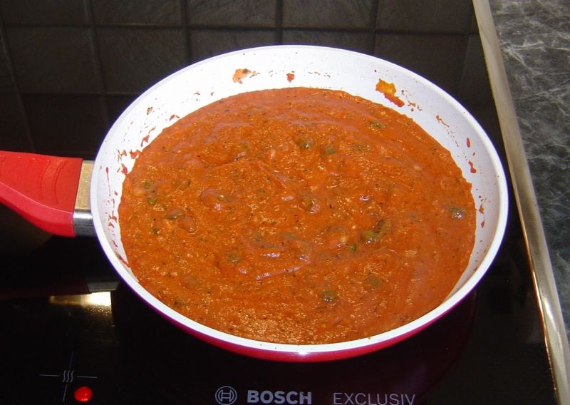 Filety rybne w ziołowym sosie pomidorowym