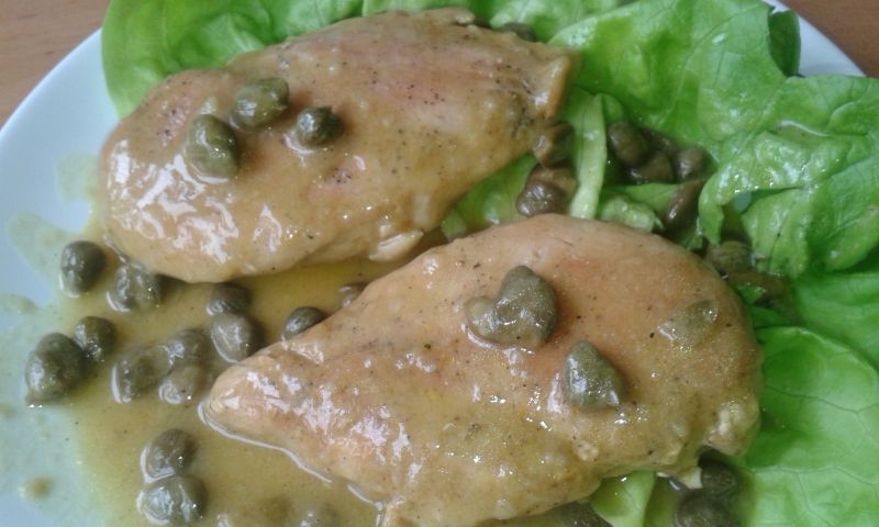 Filety z kurczaka w sosie kaparowym