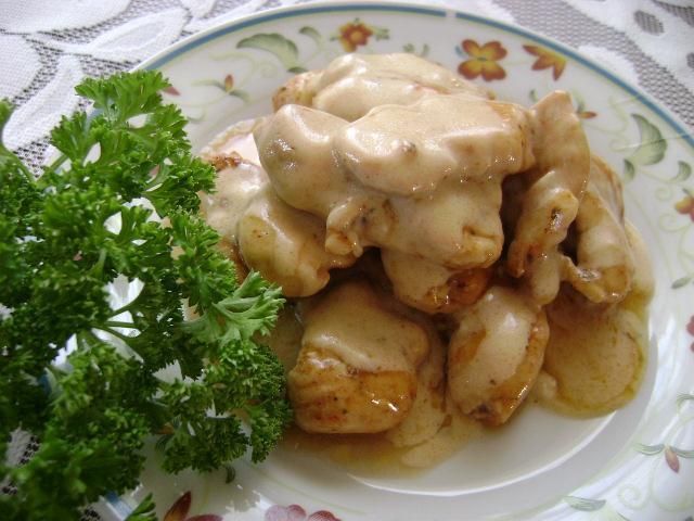 filety z kurczaka w sosie śmietanowym 