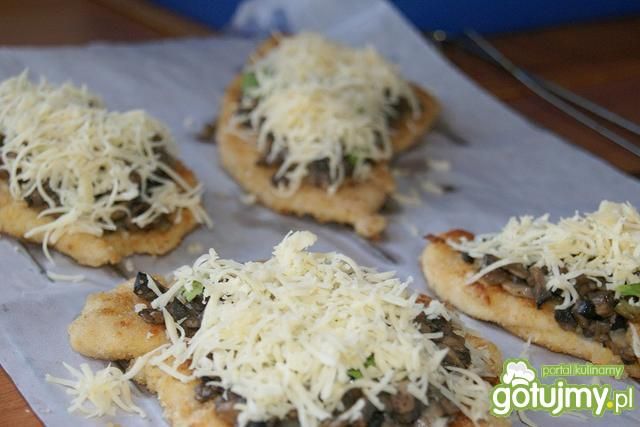 Filety z kurczaka z pieczarkami i serem