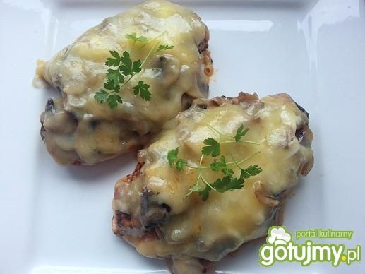 Filety z kurczaka z pieczarkami i serem 