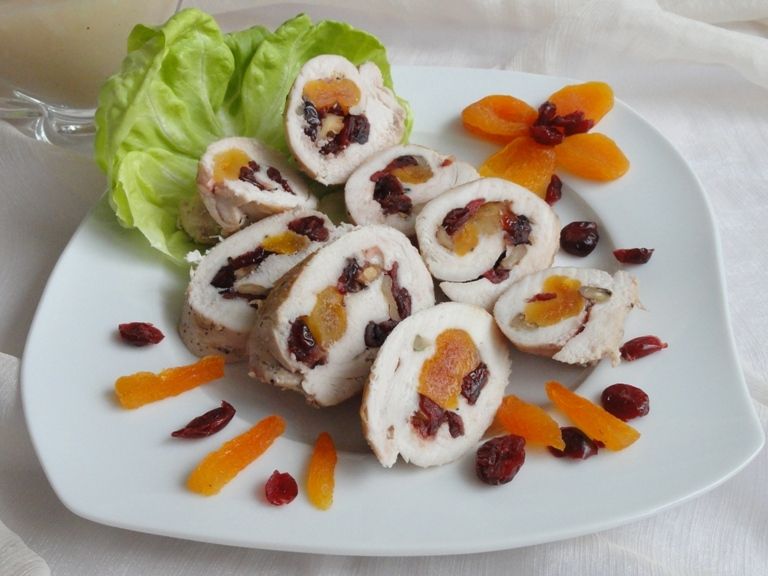 Filety z żurawiną, orzechami i morelami Filety z żurawiną, orzechami i morelami