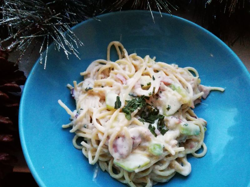 Fit Carbonara z cukinią Fit Carbonara z cukinią
