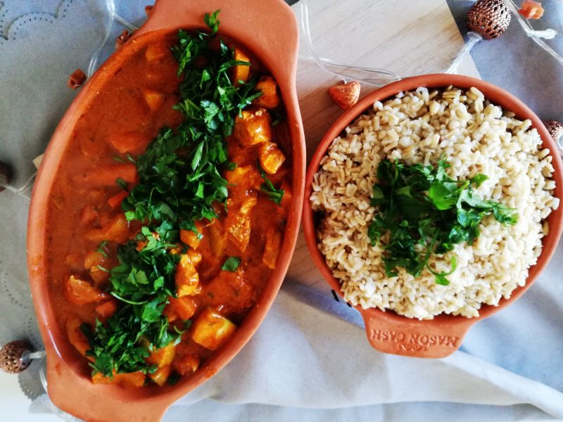 Fit z kurczaka tikka masala z cukinią Fit z kurczaka tikka masala z cukinią
