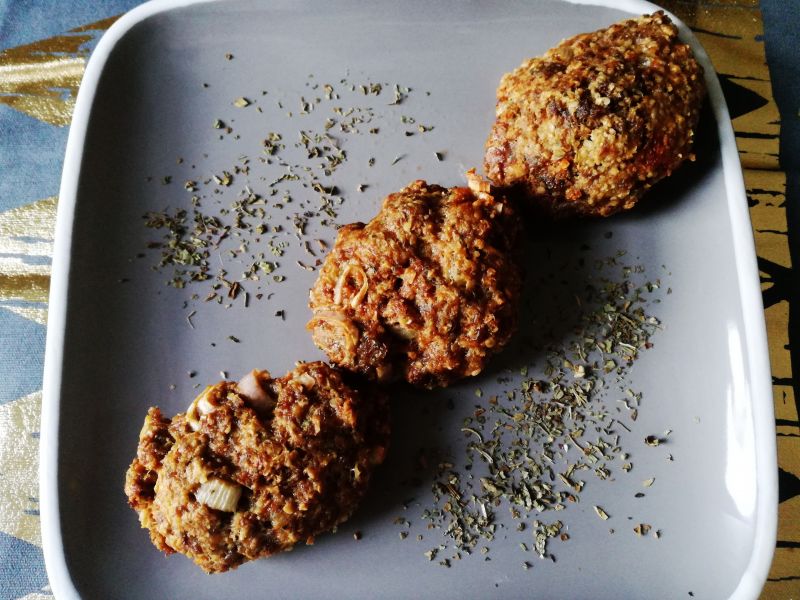 Fit Pieczone kotlety mielone z kuskusem