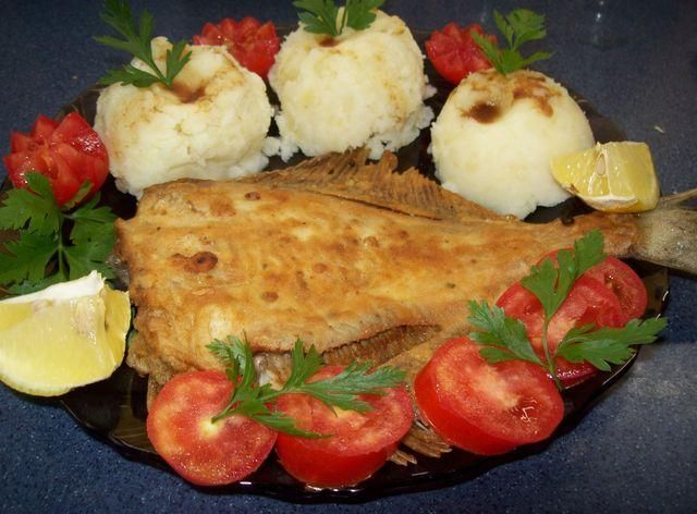 Flądra w pomidorach  Flądra w pomidorach
