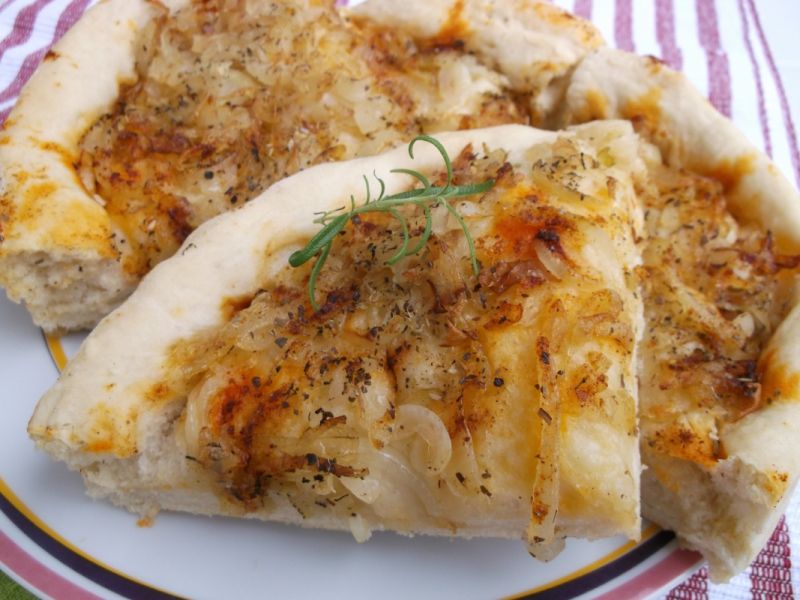 Focaccia z cebulą Focaccia z cebulą