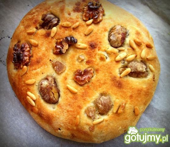 Focaccia z orzechami i kasztanami Focaccia z orzechami i kasztanami