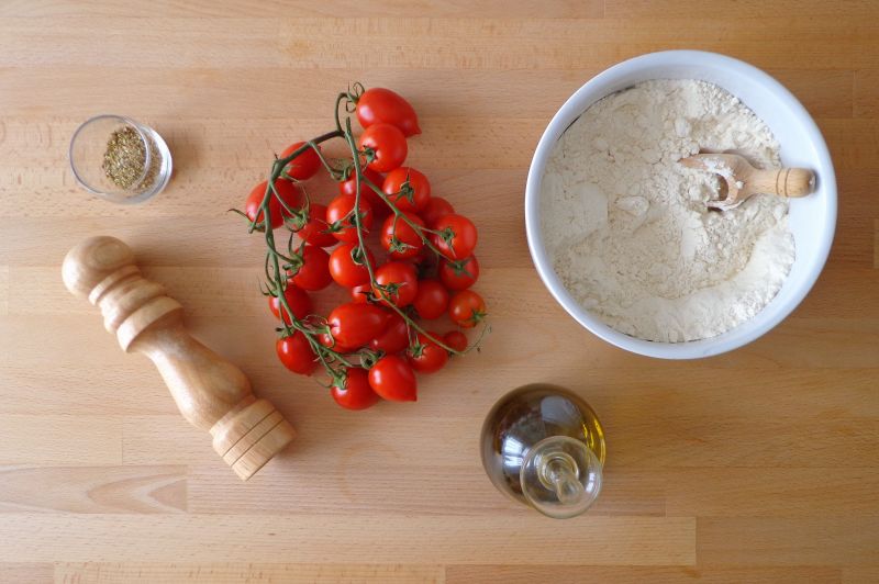 Focaccia z pomidorkami  Focaccia z pomidorkami