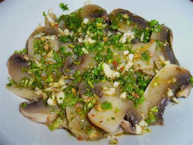 Francuska sałatka pieczarkowa Francuska sałatka pieczarkowa