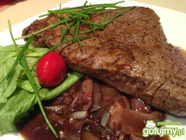 Francuski stek wołowy Charolais. Francuski stek wołowy Charolais.