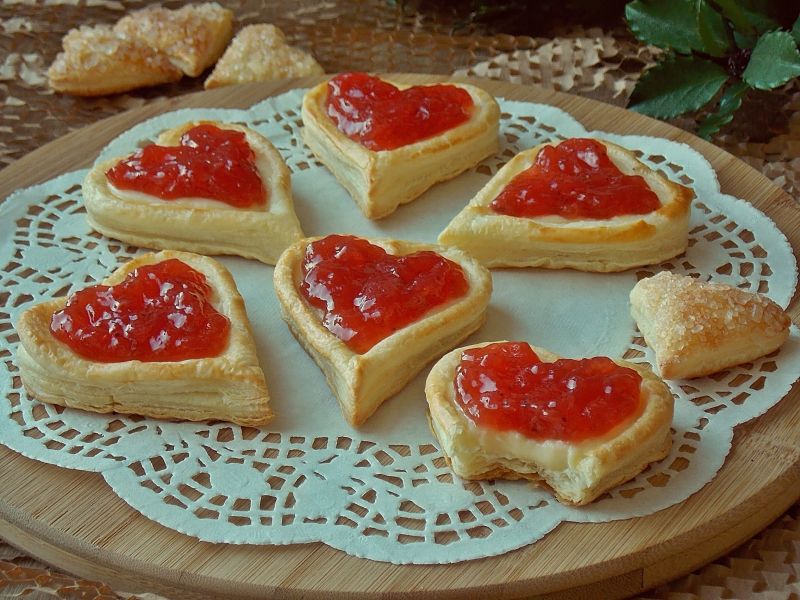 Francuskie ciasteczka z budyniem i dżemem