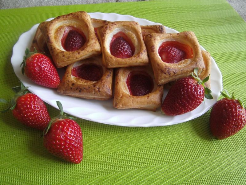 Francuskie ciasteczka z truskawką Francuskie ciasteczka z truskawką