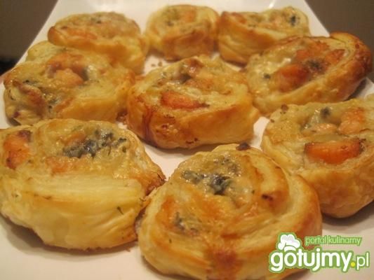 Francuskie krążki z łososiem i serem 