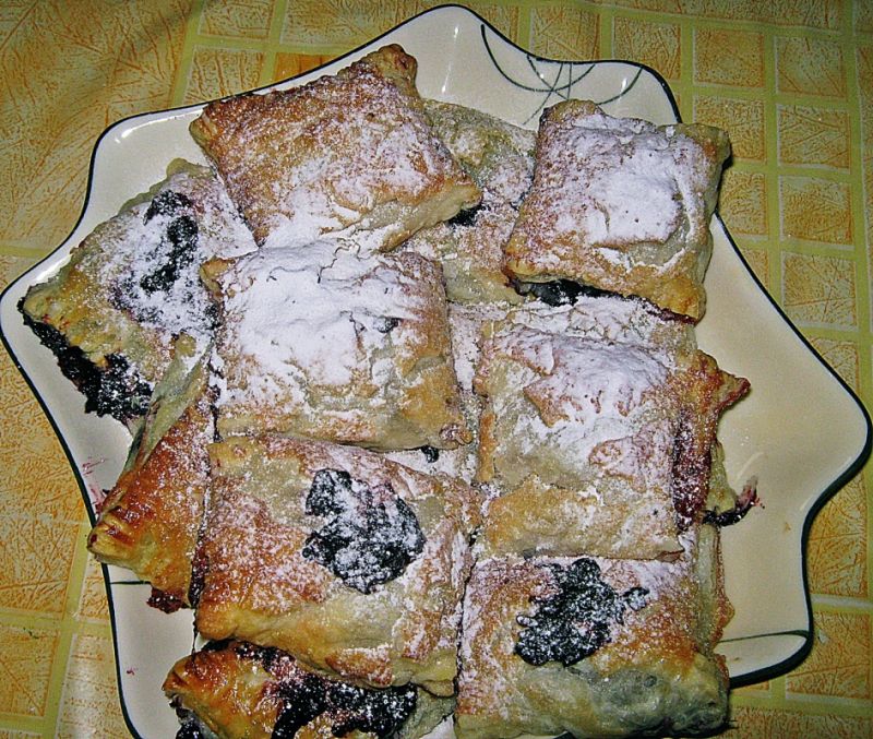 Francuskie kwadraciki z musem jagodowym Francuskie kwadraciki z musem jagodowym