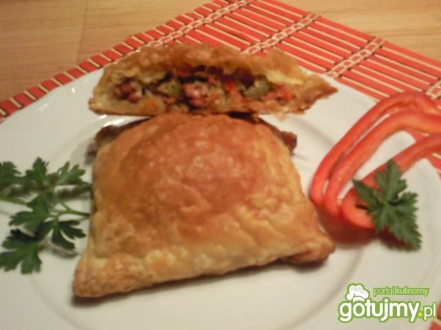 Francuskie poduszeczki z mięsem mielonym