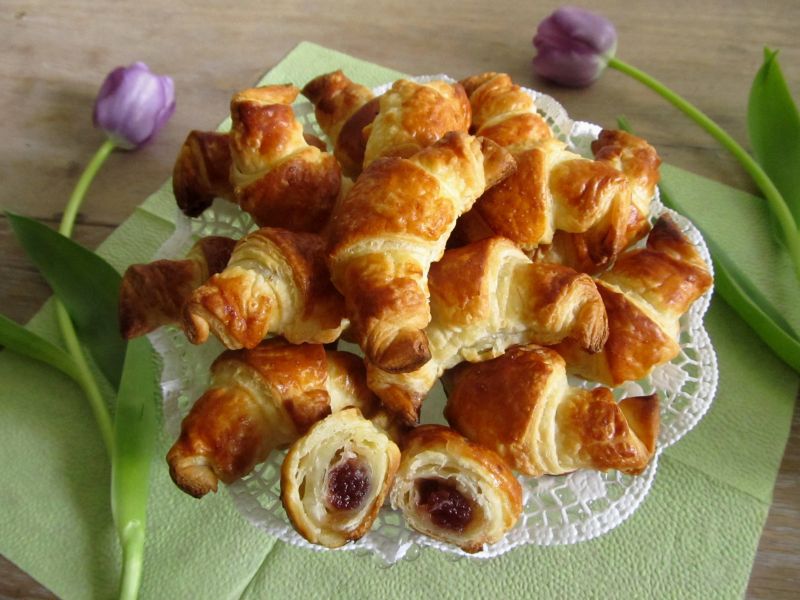 Francuskie rogaliki z marmoladą