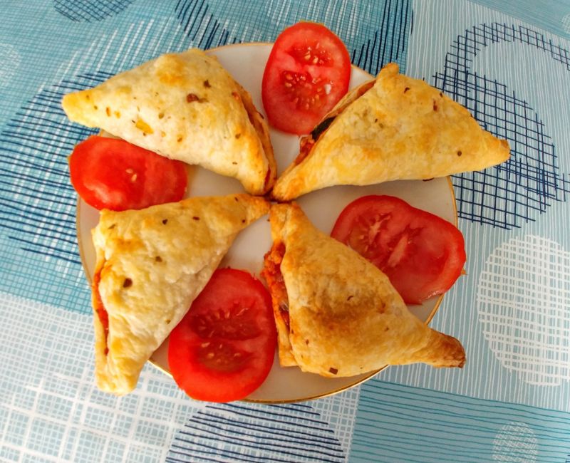 Francuskie rożki z cukinią i kiełbaską  Francuskie rożki z cukinią i kiełbaską