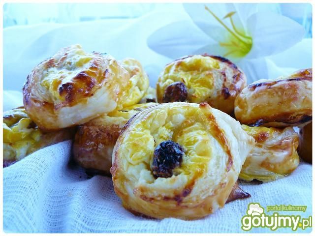 Francuskie ślimaczki serowe