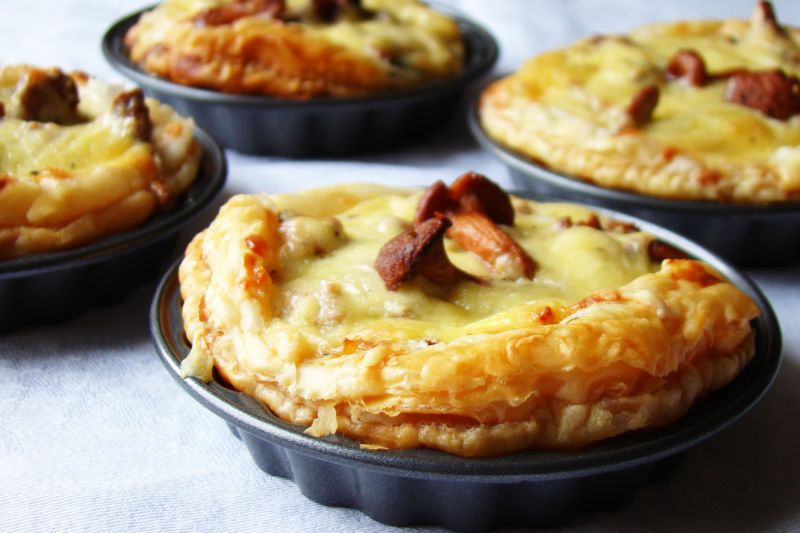 Francuskie tartaletki z kurkami i szpinakiem