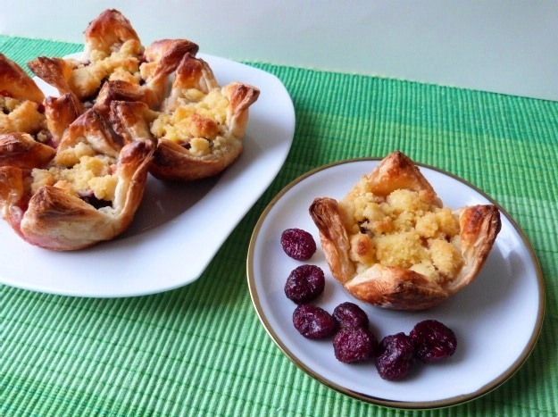 Francuskie tulipany ze śliwkami i żurawiną