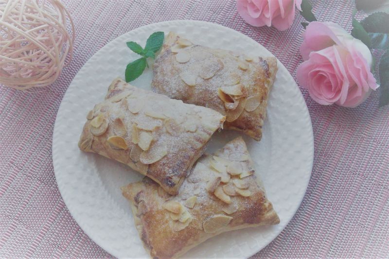 Francuskie z budyniem i malinami Francuskie z budyniem i malinami