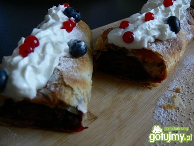 Francuskie z letnimi owocami