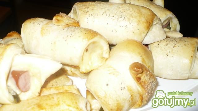 Frankfurterki w cieście schowane 