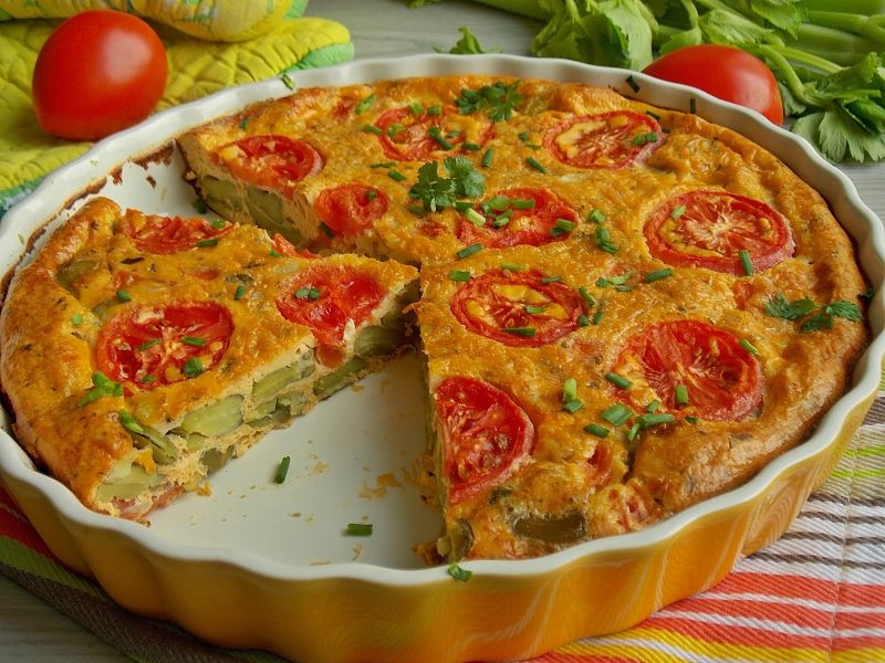Frittata z bobem i pomidorami Frittata z bobem i pomidorami