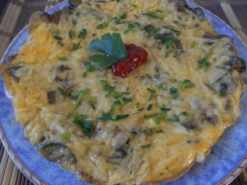 Frittata z cukinią i pieczarkami