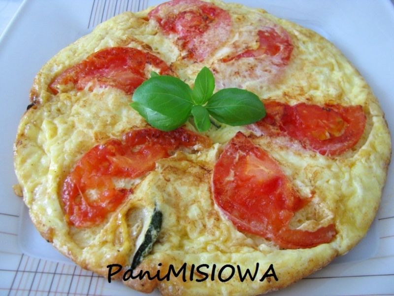 Frittata z cukinią i pomidorem 