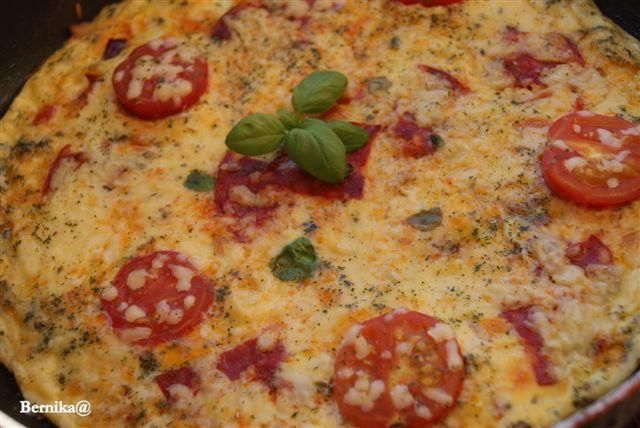Frittata z szynką, papryką i pomidorkami  Frittata z szynką, papryką i pomidorkami