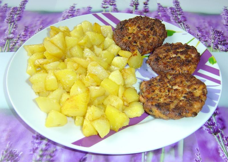 Frykadelki z łososiem i mąką kokosową ( Low Carb )